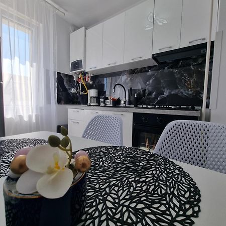 Apartament Central Pe Pietonala Nr2 Hunedoara Exteriör bild