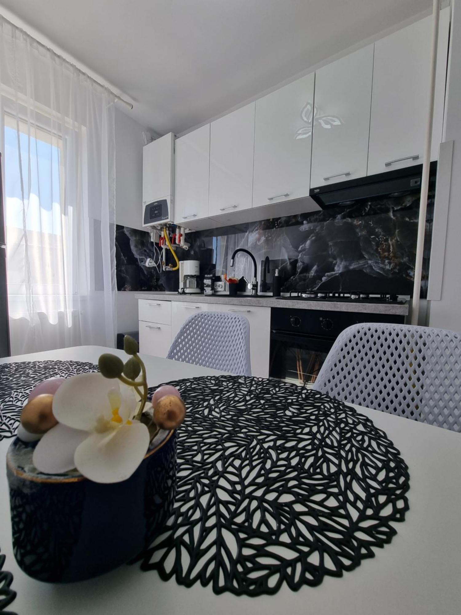 Apartament Central Pe Pietonala Nr2 Hunedoara Exteriör bild